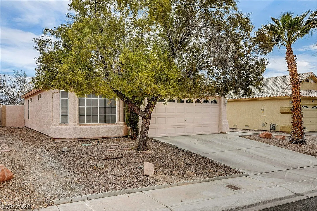 3 bed, 2.0 bath, 1434 sqft, $1,750 — Photo 2