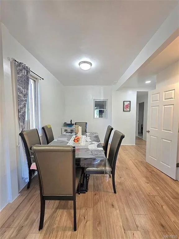 9 bed, 3000 sqft, $550 — Photo 3