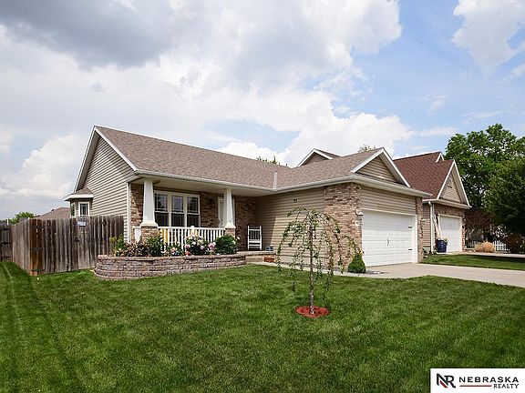 2nd image of 1822 Chloe Ln