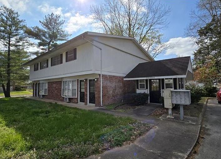 1st image of 400 N Westridge Dr