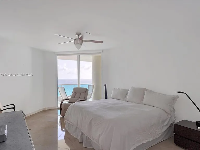 5025 Collins Ave #2107 — Photo 8
