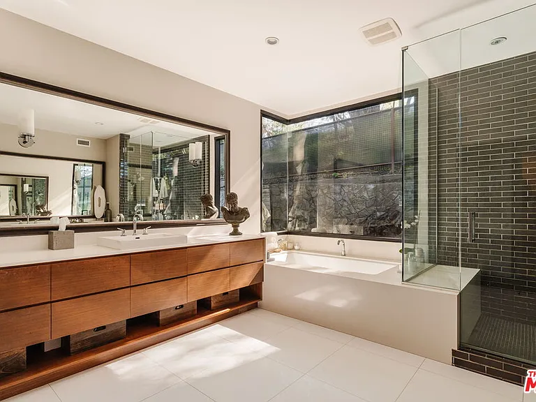 15490 Milldale Dr — Photo 9