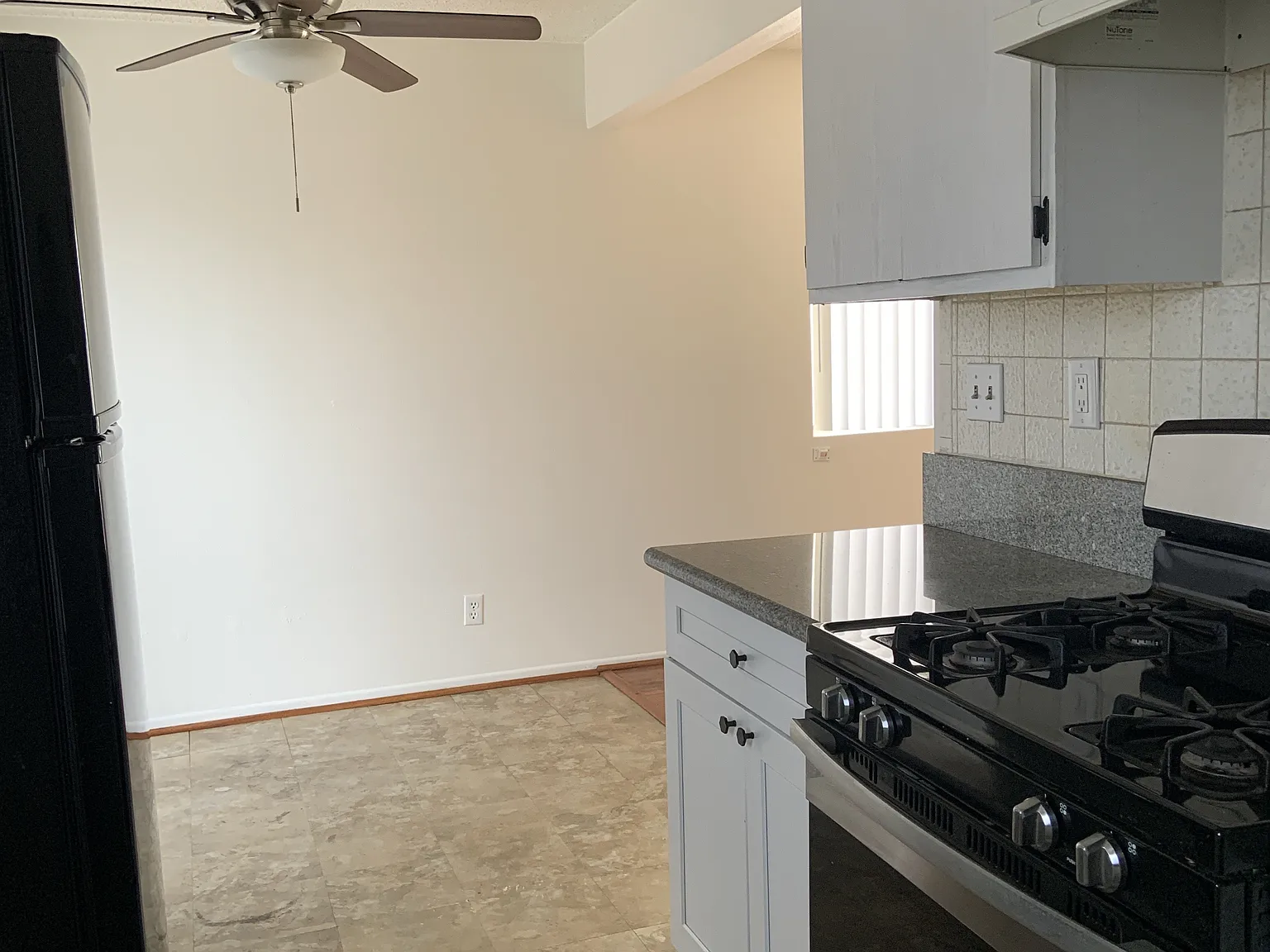 2 bed, 900 sqft, $2,200 — Photo 4
