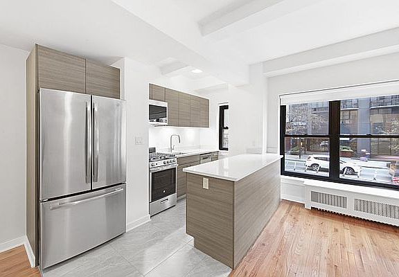 3rd image of 400 E 57th St #2R