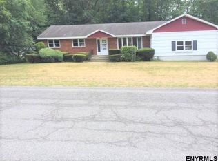 2 Bellwood Ln, Castleton, NY 12033