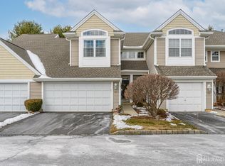 1329 Eagles Nest Ct, Stewartsville, NJ 08886