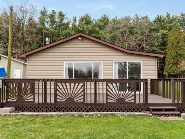 235 Lane 290 West Otter Lk, Angola, IN 46703