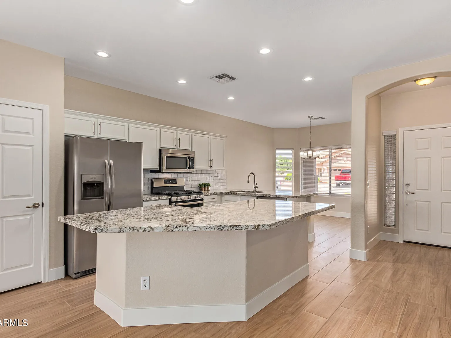 3 bed, 2.0 bath, 1521 sqft, $2,195 — Photo 1