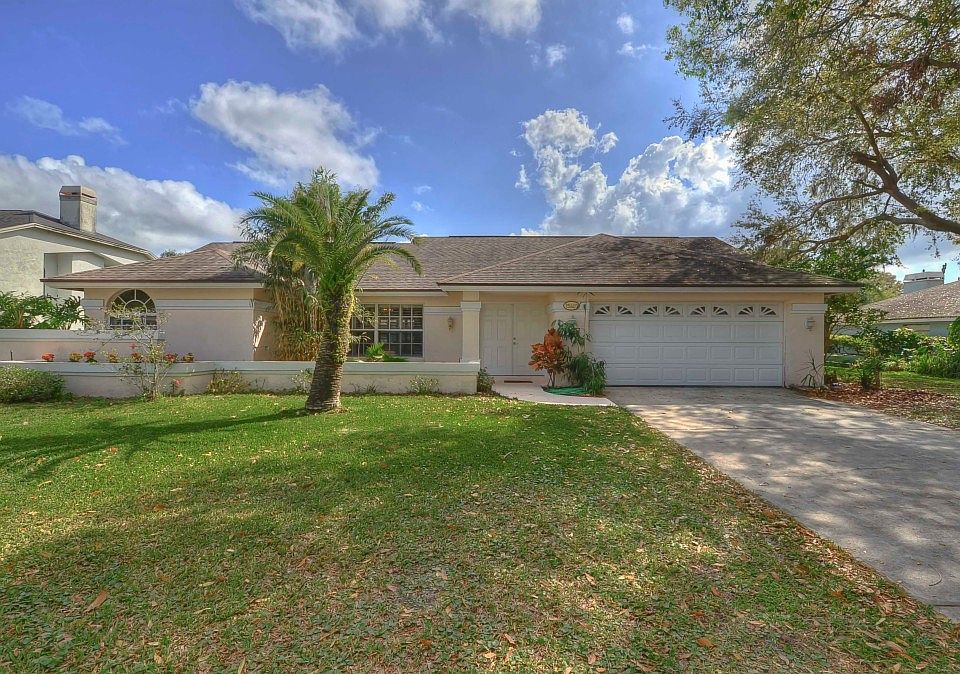 1st image of 15607 Lake Grace Dr