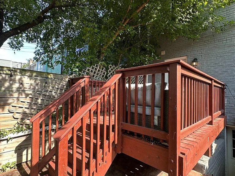 1914 D St NE — Photo 25
