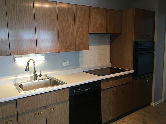 4th image of 4250 N Marine Dr APT 913