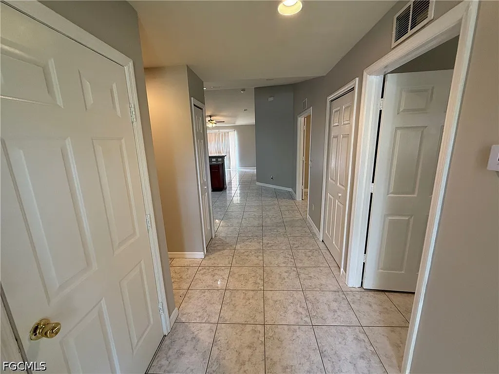 3 bed, 2.0 bath, 1195 sqft, $1,695 — Photo 4