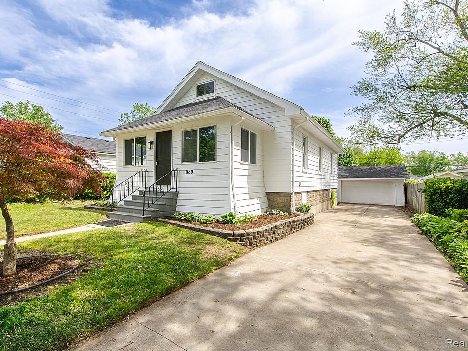 1st image of 1089 Myrtle Ave