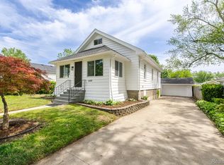1089 Myrtle Ave, Waterford, MI 48328