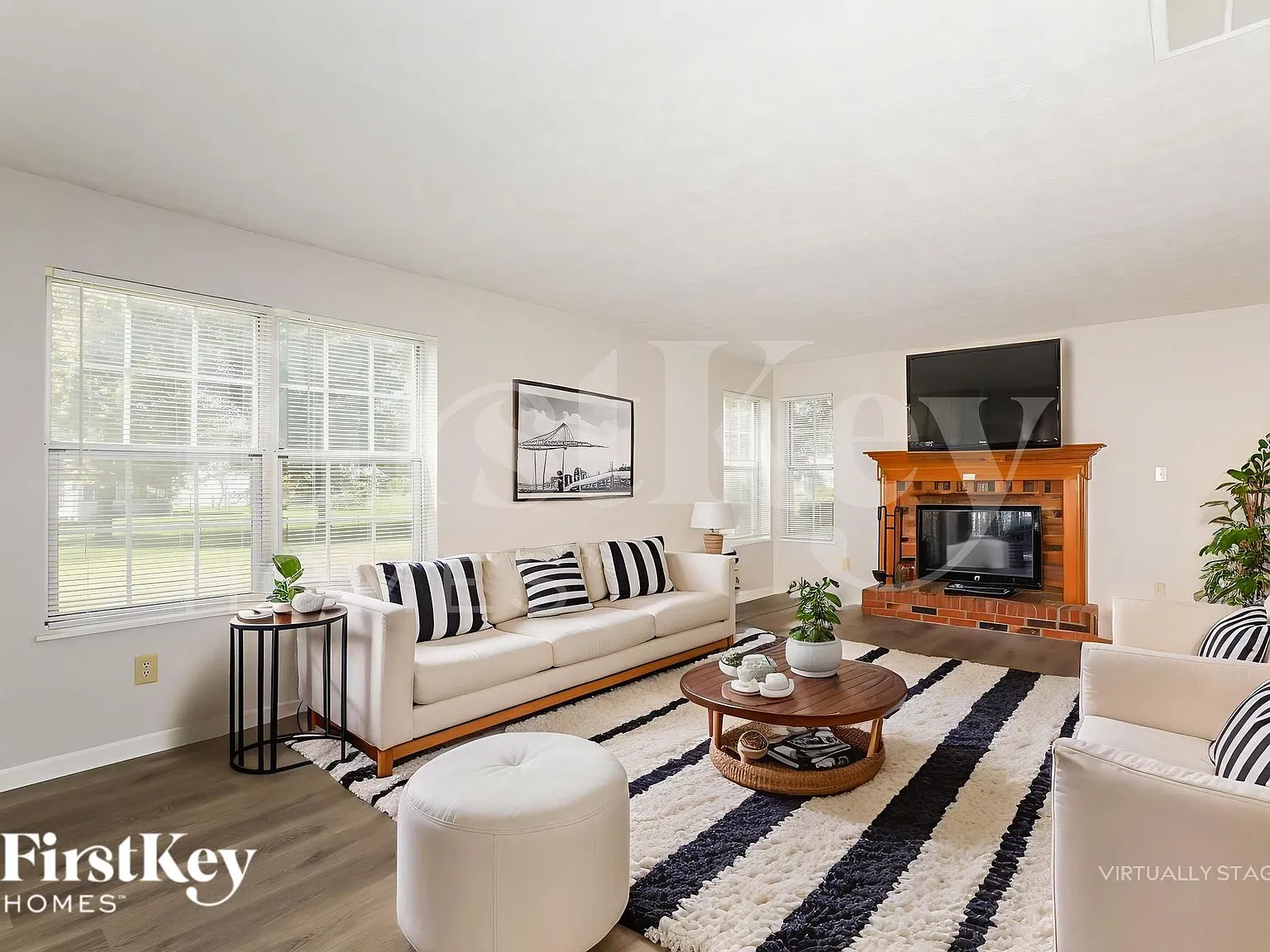 3 bed, 2.5 bath, 2268 sqft, $2,275 — Photo 3