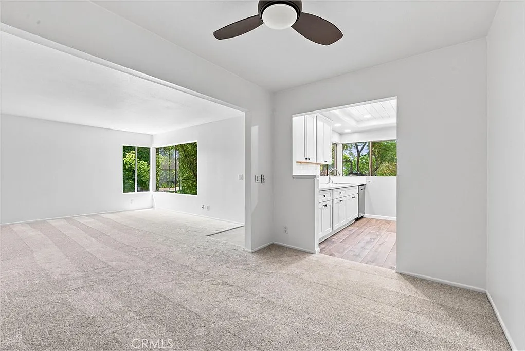 2 bed, 917 sqft, $3,250 — Photo 1