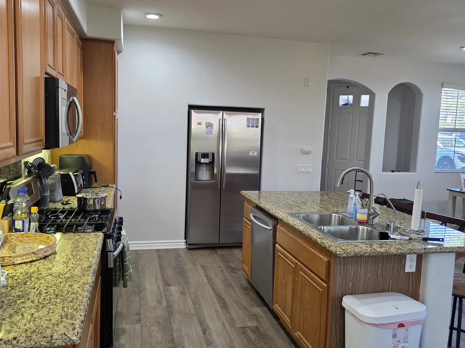 3 bed, 1560 sqft, $3,650 — Photo 3