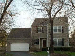 8 Windjammer Ct, Grayslake, IL 60030