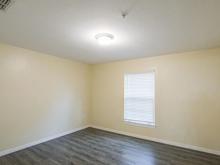 5451 Vineland Rd #2111 — Photo 9