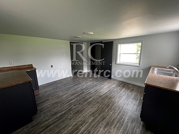 3rd image of 410 W 10th St