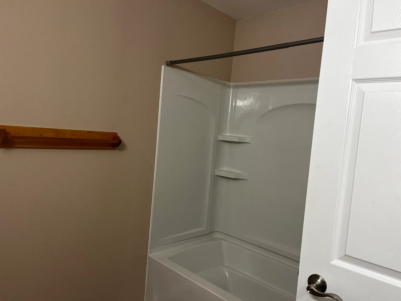 Elm Drive - Loyal - 9 — Photo 4
