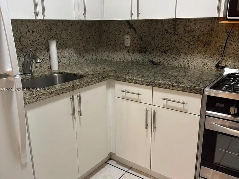 1330 W 54th St #221C — Photo 13