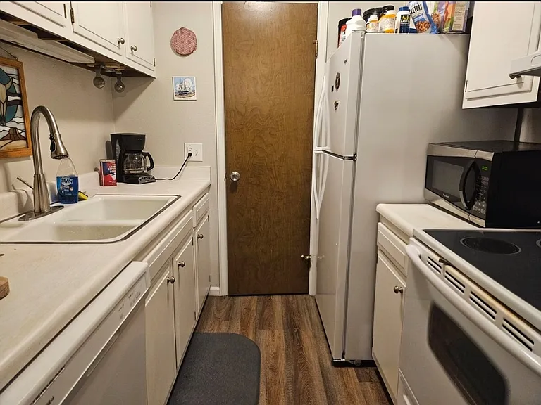 1315 Kirkwood Dr #802 — Photo 8