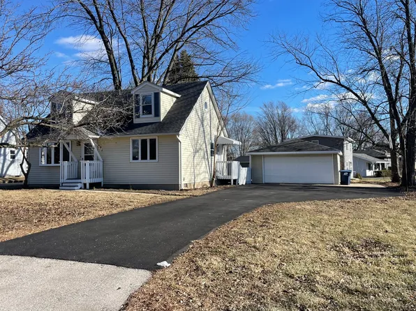 321 Janet Ave, Darien, IL 60561