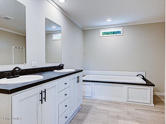 3rd image of 309 Lear Ln
