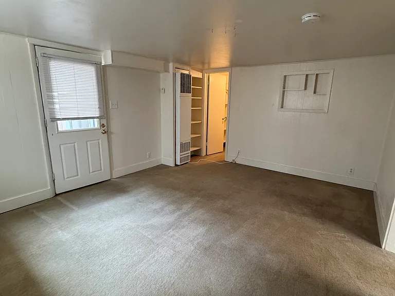 516 S Meldrum St #5 — Photo 1