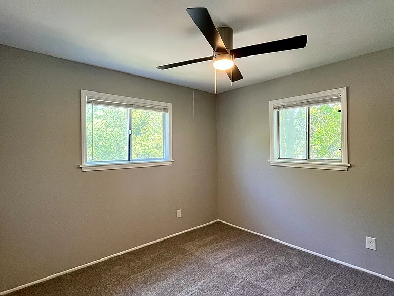 4415 Oakwood Blvd #6 — Photo 8