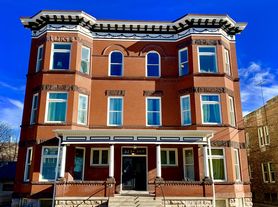271 Douglas Ave, Elgin, IL