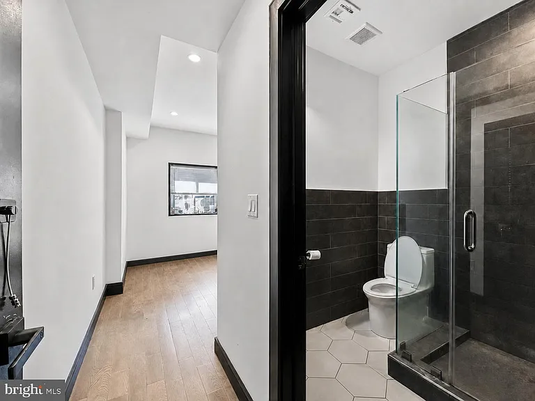 519 N 38th St #1 — Photo 17