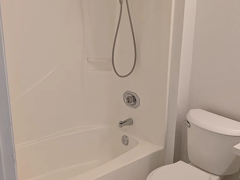 Azevedo Dr — Photo 8