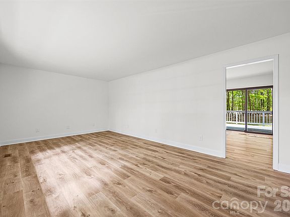 5th image of 17700 McKee Rd