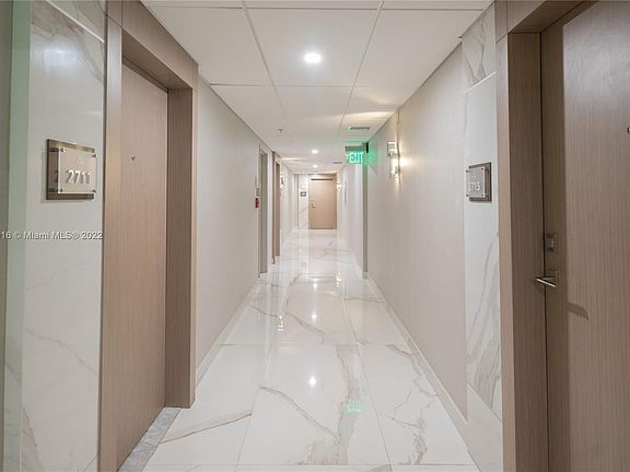 3rd image of 20225 NE 34th Ct APT 2711