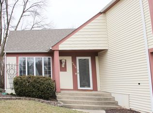 6636 Fernwood Dr, Lisle, IL 60532