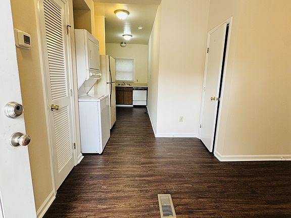 4th image of 1323 E 10th St #M