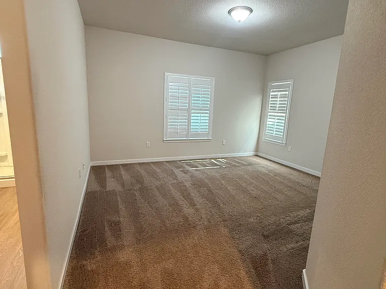 1028 Beymer Loop — Photo 16