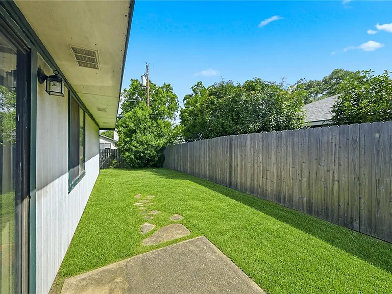 1107 Winecup Cir — Photo 23
