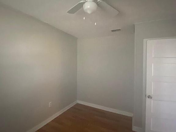 5th image of 312 Celery Ave S #1