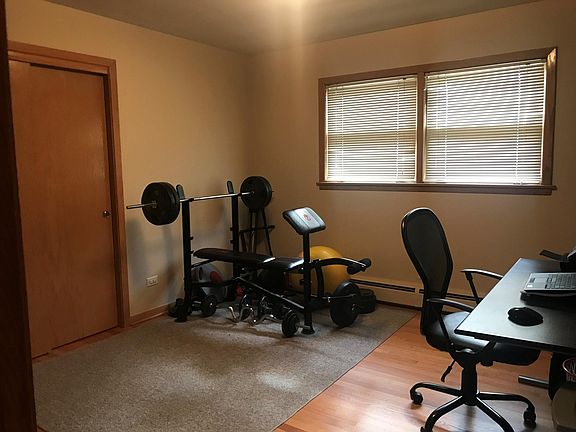 3rd image of 5748 W Gunnison St Unit 2