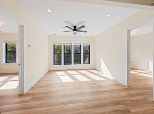 1250 W Addison St APT 2A, Chicago, IL 60613