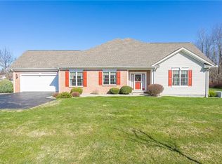 138 Ashbrook Cir, Webster, NY 14580