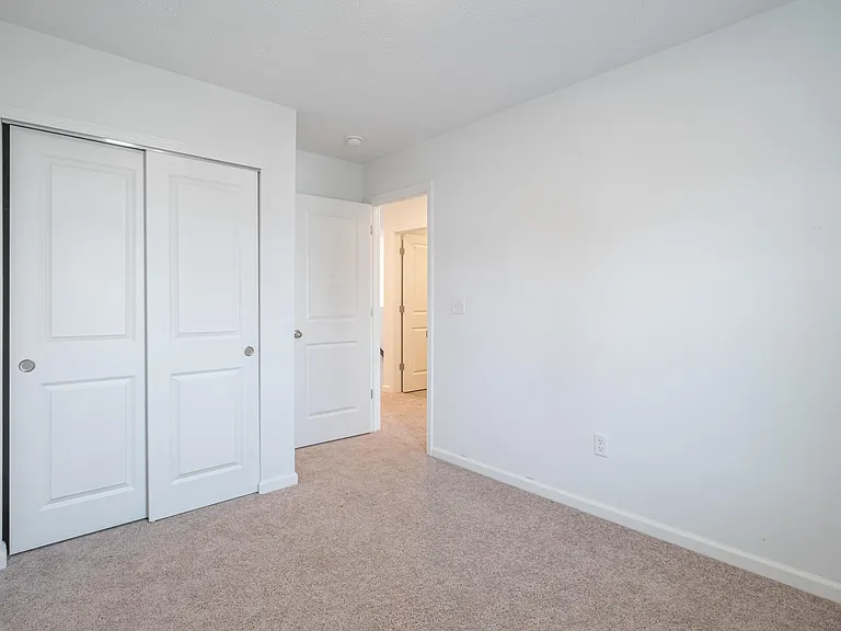 4000 Summit Ct — Photo 22