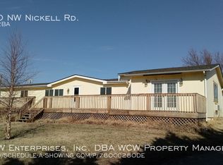6720 NW Nickell Rd, Topeka, KS 66618