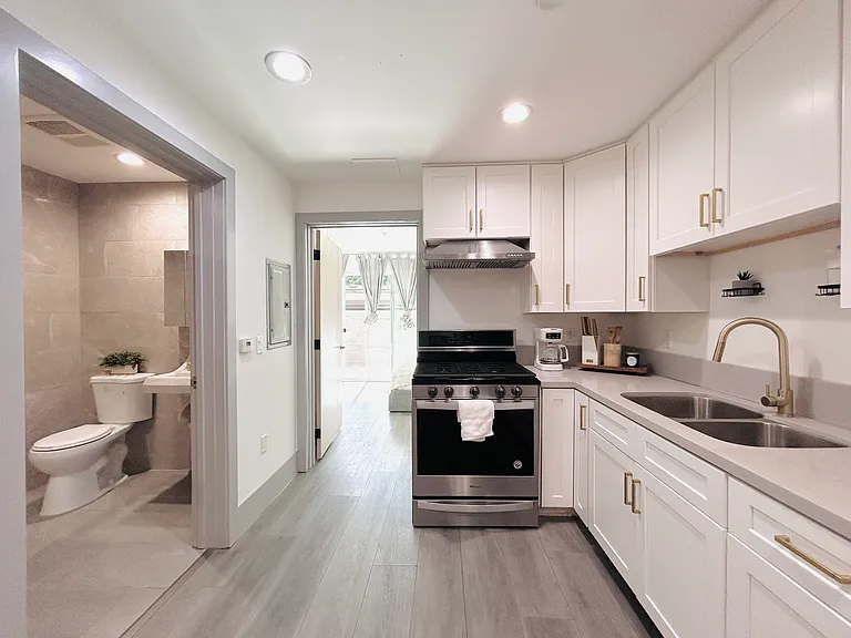 14954 Sherman Way #108 — Photo 22