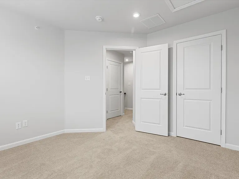 151 Crown St — Photo 20