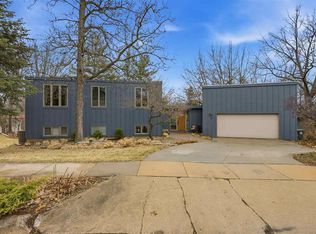 3 Wellesley Way, Iowa City, IA 52245