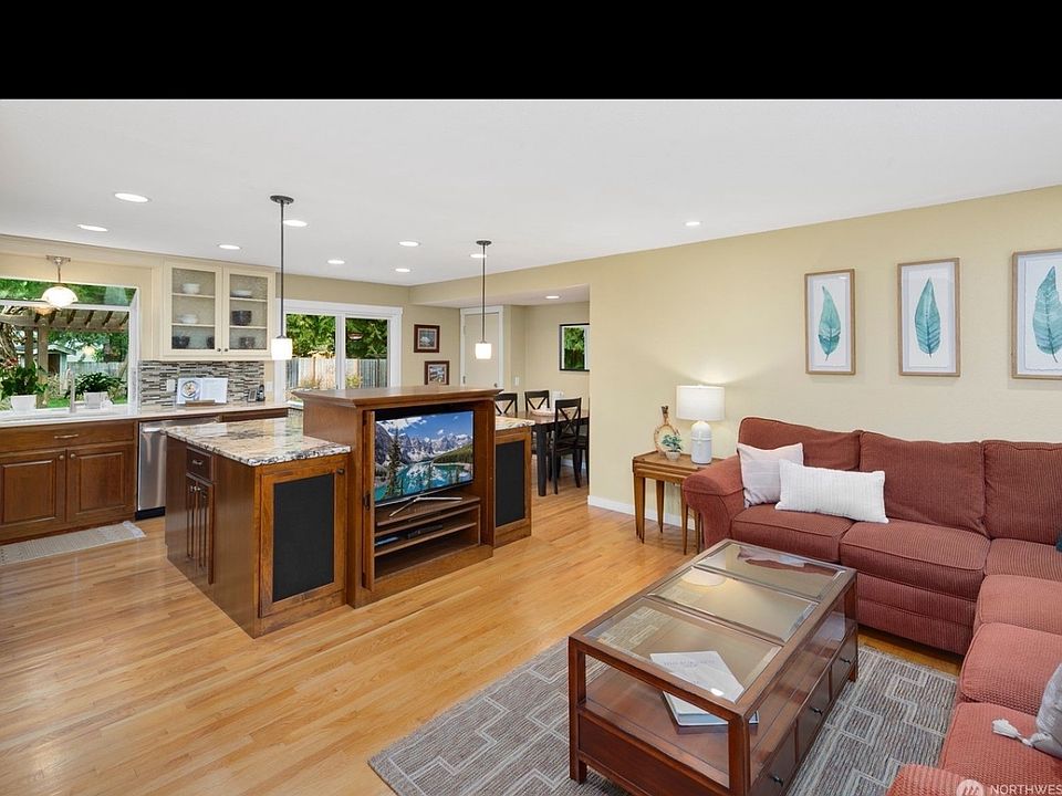 1st image of 2536 231st Ave NE